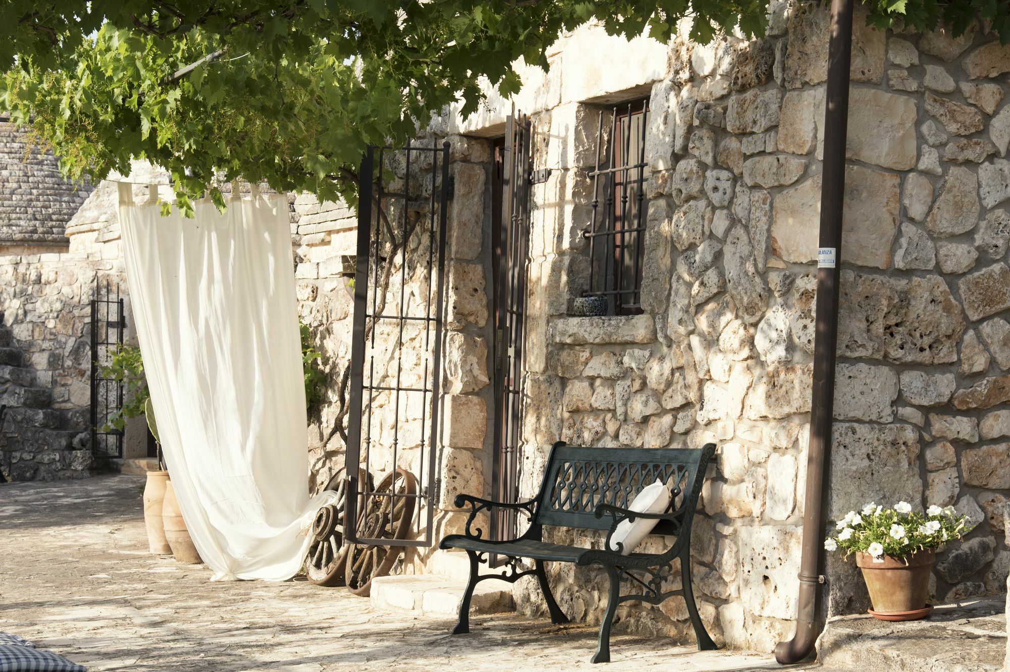 Hostal Dimora Casanoja Noci Exterior foto